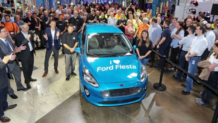 Η Ford επένδυσε 293 εκατομμύρια ευρώ σε νέες παραγωγικές διαδικασίες προκειμένου να φτιάξει το νέο της μοντέλο, χάρη στις οποίες κάθε 68 δλ. βγαίνει από τη γραμμή και ένα Fiesta.