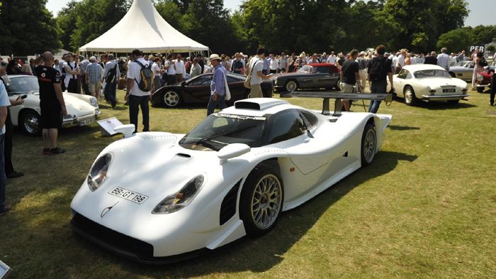 Στο Goodwood έχουν την ευκαιρία πάνω από 180.000 επισκέπτες να δουν από κοντά και να περιεργαστούν supercars πολλών ίππων.