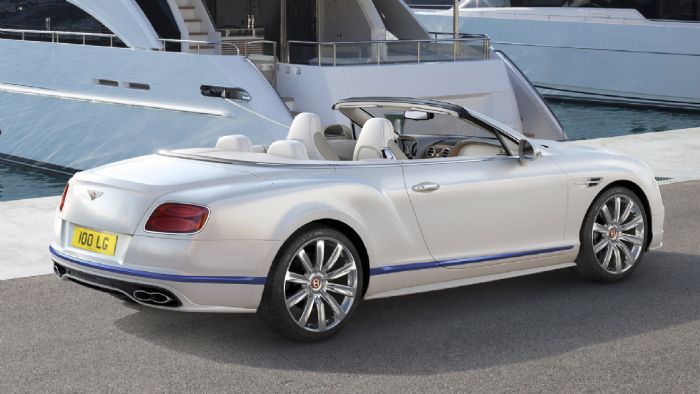 Η νέα Bentley Continental GT Convertible Galene Edition αντλεί την έμπνευσή της από τον κόσμο των γιοτ. Διαθέτει τη λευκή απόχρωση Glacier White με μπλε λεπτομέρειες Sequin Blue, αλλά και σκούρα μπλε κουκούλα.