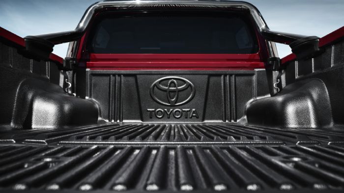 H νέα γενιά του Hilux προσφέρει τη δυνατότητα υποστήριξης φορτίων βάρους άνω του ενός τόνου σε όλες τις εκδόσεις του.
