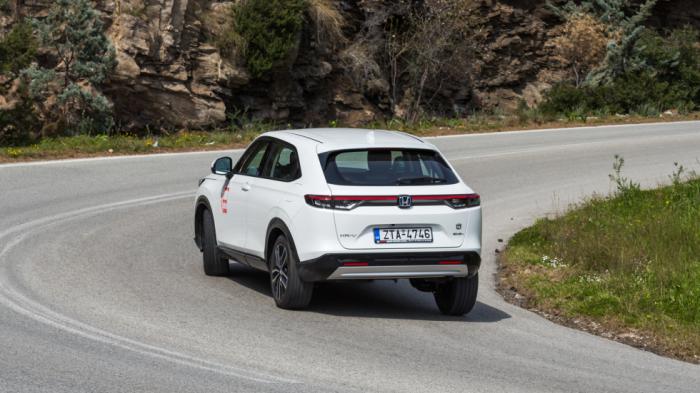 Το HR-V έχει ποιοτική κύλιση χάρη στον τρόπο με τον οποίο λειαίνει τις ανωμαλίες του δρόμου και της καλής ηχομόνωσης στην καμπίνα. Το HR-V έχει ποιοτική κύλιση χάρη στον τρόπο με τον οποίο λειαίνει τις ανωμαλίες του δρόμου και της καλής ηχομόνωσης στην καμπίνα.