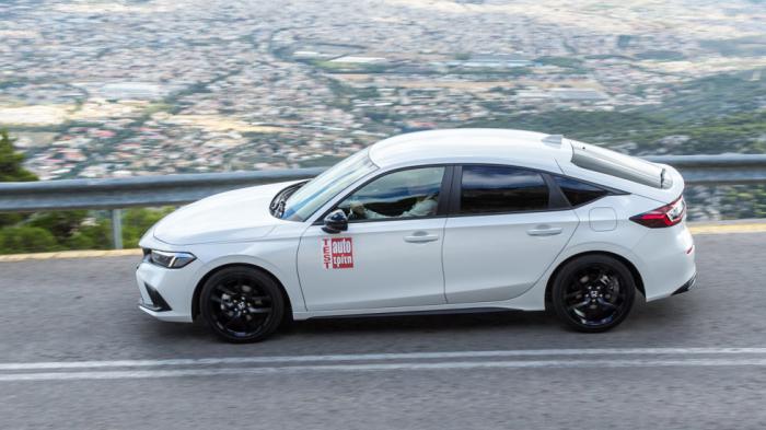 Το Honda Civic διαθέτει προηγμένη έκδοση του υβριδικού συστήματος e:HEV με έναν 2λιτρο κινητήρα 2,0 και δύο ηλεκτρικά μοτέρ, χωρίς κιβώτιο με γρανάζια. Το Honda Civic διαθέτει προηγμένη έκδοση του υβριδικού συστήματος e:HEV με έναν 2λιτρο κινητήρα 2,0 και δύο ηλεκτρικά μοτέρ, χωρίς κιβώτιο με γρανάζια.