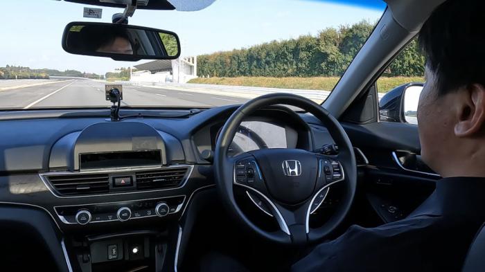 Οι νέες τεχνολογίες της Honda περιλαμβάνουν την οδήγηση χωρίς χέρια Οι νέες τεχνολογίες της Honda περιλαμβάνουν την οδήγηση χωρίς χέρια