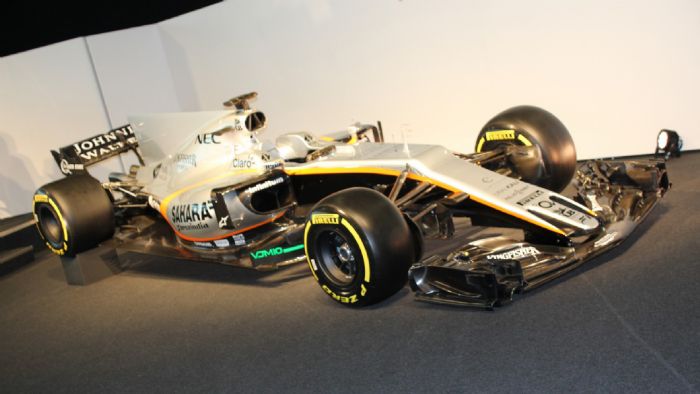 Το νέο μονοθέσιο VJM10 της Sahara Force India διαθέτει νέο «κοστούμι», στο οποίο πλέον το κυρίαρχο χρώμα είναι το ασημί και όχι το μαύρο.