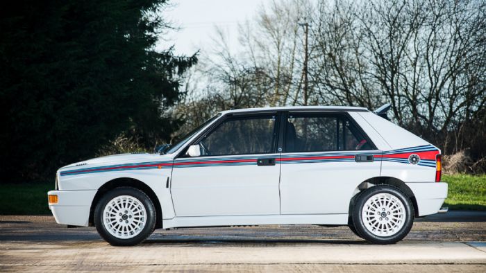 Έχει αριθμό σασί νούμερο 124 και είναι ένα από τα 400 επετειακά «κομμάτια» που έφτιαξε η Lancia για να γιορτάσει την πέμπτη συνεχή νίκη στο πρωτάθλημα κατασκευαστών του WRC.