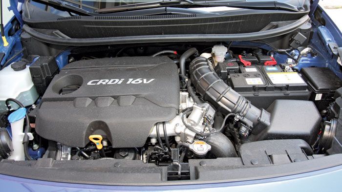 Σαν diesel το Kia Rio έχει τη δυνατότητα να εξοπλιστεί με δυο διαφορετικής χωρητικότητας κινητήρες (1,1 και 1,4 λίτρων) οι οποίοι απαλλάσσονται από τα τέλη κυκλοφορίας.