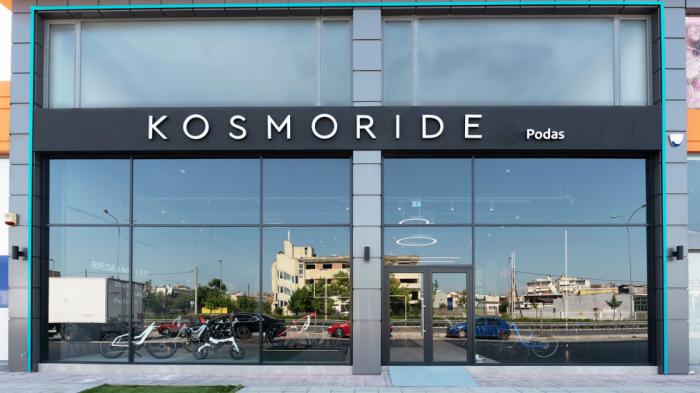 Στο νέο κατάστημα των 400 τ.μ, ο επισκέπτης μπορεί όχι μόνο να γνωρίσει από κοντά τα ποιοτικότερα και πιο σύγχρονα e-Bikes παγκοσμίως αλλά και να βιώσει τη μοναδική εμπειρία ενός ηλεκτρικού ποδηλάτου κάνοντας ένα test ride. Στο νέο κατάστημα των 400 τ.μ, ο επισκέπτης μπορεί όχι μόνο να γνωρίσει από κοντά τα ποιοτικότερα και πιο σύγχρονα e-Bikes παγκοσμίως αλλά και να βιώσει τη μοναδική εμπειρία ενός ηλεκτρικού ποδηλάτου κάνοντας ένα test ride.