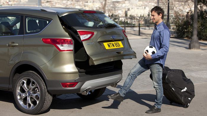 Το σύστημα Hands-Free Tailgate επιτρέπει στους οδηγούς να ανοίγουν το χώρο αποσκευών χωρίς χέρια, με μία μικρή κίνηση του ποδιού τους.