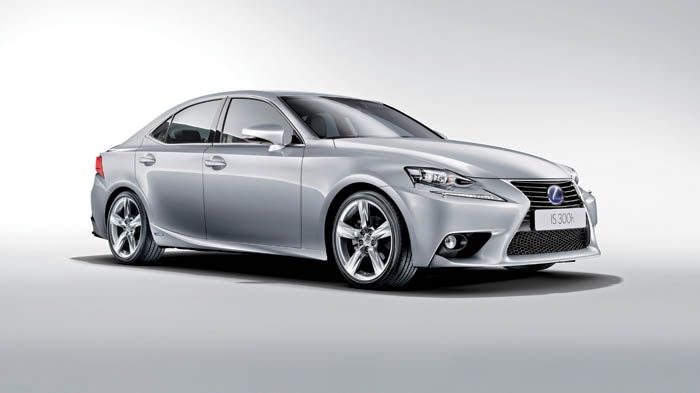 Tο τρίτο χρονικά Lexus IS αναμένεται να ξεχωρίζει για τον οδικό και οδηγικό του δυναμισμό. Tο τρίτο χρονικά Lexus IS αναμένεται να ξεχωρίζει για τον οδικό και οδηγικό του δυναμισμό.