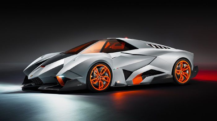 To Lamborghini Egoista Concept σε θέση μάχης!