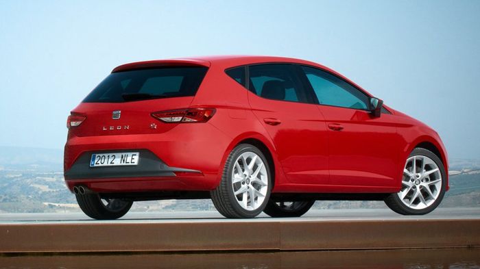 Είναι εμφανές από τα πρώτα χλμ., πως το Leon έχει ωφεληθεί από την ελάφρυνση του βάρους του (κατά 90 περίπου κιλά) και τη βελτιωμένη ακαμψία του πατώματος MQB του ομίλου VW. Είναι εμφανές από τα πρώτα χλμ., πως το Leon έχει ωφεληθεί από την ελάφρυνση του βάρους του (κατά 90 περίπου κιλά) και τη βελτιωμένη ακαμψία του πατώματος MQB του ομίλου VW.