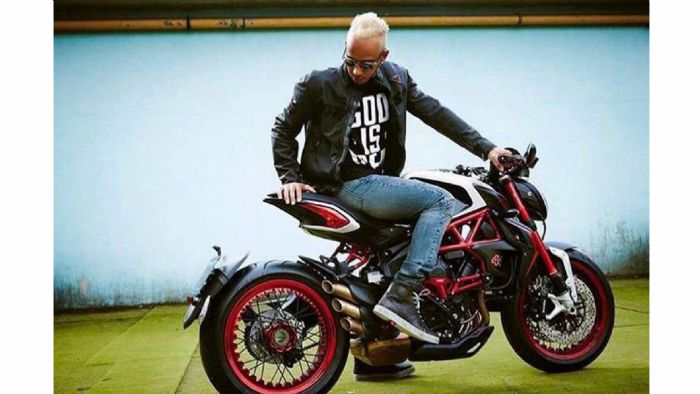 Μια MV Agusta για τον Lewis Hamilton 