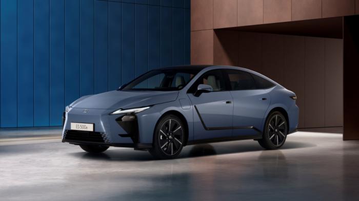 Αποκαλύφθηκε το νέο Lexus ES Αποκαλύφθηκε το νέο Lexus ES