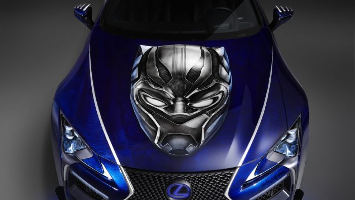 Το concept «Lexus Black Panther Inspired LC» διαθέτει μια σπέσιαλ βαφή, με τη μορφή του σούπερ ήρωα να βρίσκεται στο καπό.