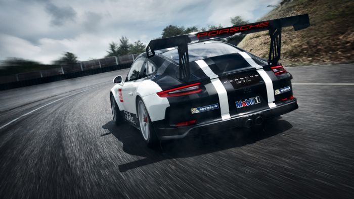 Μία από τις πρεμιέρες στο περίπτερο της Porsche στο Παρίσι, είναι και η αγωνιστική 911 GT3 Cup, η οποία ακολουθεί την περσινή ανανέωση της 911. 