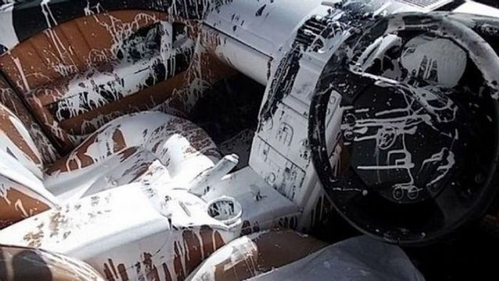 Έτσι έγινε το εσωτερικό της Maserati με την οποία ο ιδιοκτήτης της μετέφερε μπογιά.
