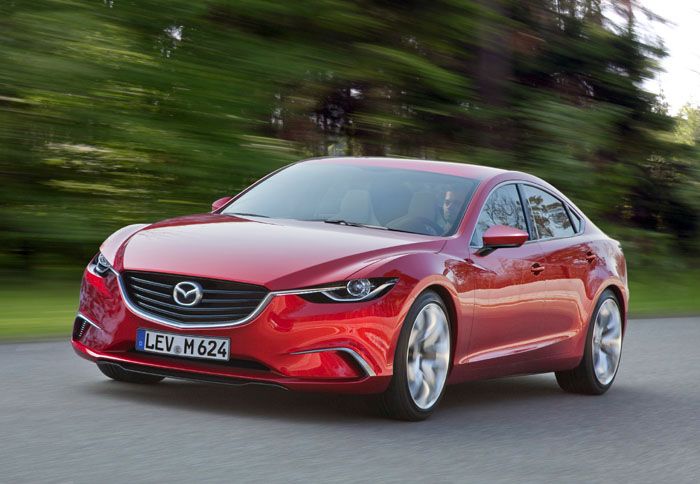 Εμπνευσμένο από το πρωτότυπο Takeri, το επόμενο Mazda6 (κατασκοπευτική εικόνα) θα διακρίνεται για το δυναμικό και αμιγώς ιαπωνικό design. 