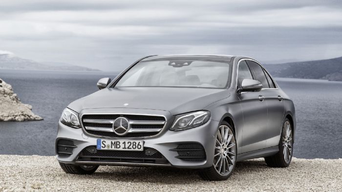 Αυτή είναι η νέα γενιά της E-Class σε όλο της το μεγαλείο. Αυτή είναι η νέα γενιά της E-Class σε όλο της το μεγαλείο.