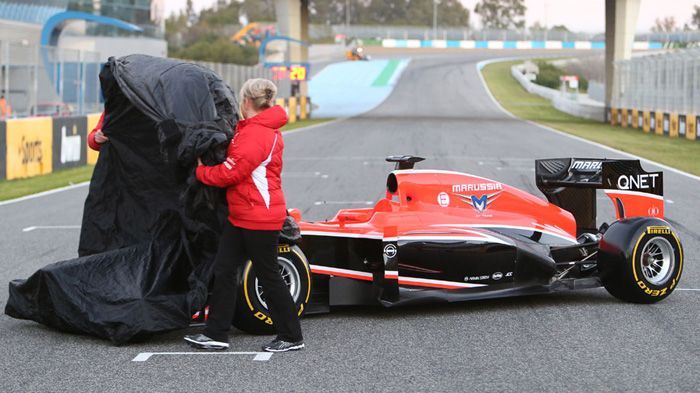 Το μονοθέσιο της Marussia, MR02, παρουσιάστηκε την πρώτη μέρα δοκιμών στη Jerez.