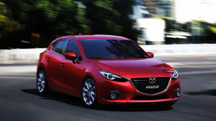 H αναμονή για τα αποκαλυπτήρια του νέου Mazda 3, όπως φαίνεται και από τις πρώτες φωτογραφίες του, άξιζε τον κόπο. H αναμονή για τα αποκαλυπτήρια του νέου Mazda 3, όπως φαίνεται και από τις πρώτες φωτογραφίες του, άξιζε τον κόπο.