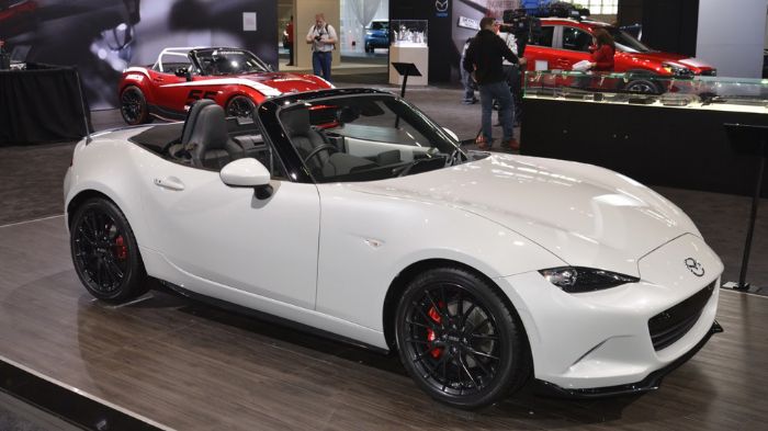 Στο Motor Show του Σικάγο παρουσιάζεται το νέο Mazda MX-5, λίγο πριν το λανσάρισμά του με ένα πρόσθετο αεροδυναμικό body kit.