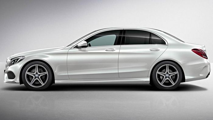 Η νέα C63 AMG θα ντεμπουτάρει το 2014, ενώ αναμένεται να φέρει ένα διπλό turbo V8 4λιτρο μοτέρ, που θα αποδίδει μεταξύ 454 και 493 ίππων (εδώ εικονίζεται η νέα C-Class με το πακέτο της AMG).