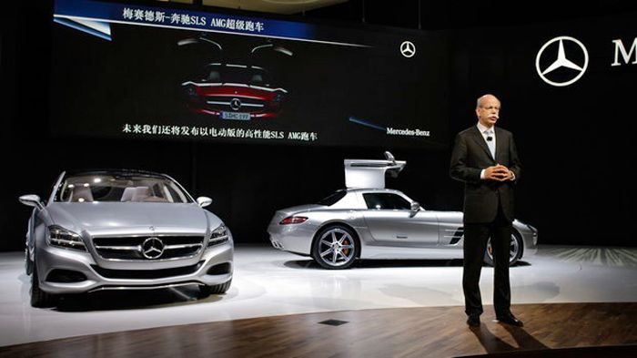 O ισχυρός άνδρας της Merrcedes Benz, Dieter Zetsche, είχε κάνει άνοιγμα προς υποψήφιους Κινέζους επενδυτές, αναγνωρίζοντας τη δύναμη της ασιατικής αγοράς.