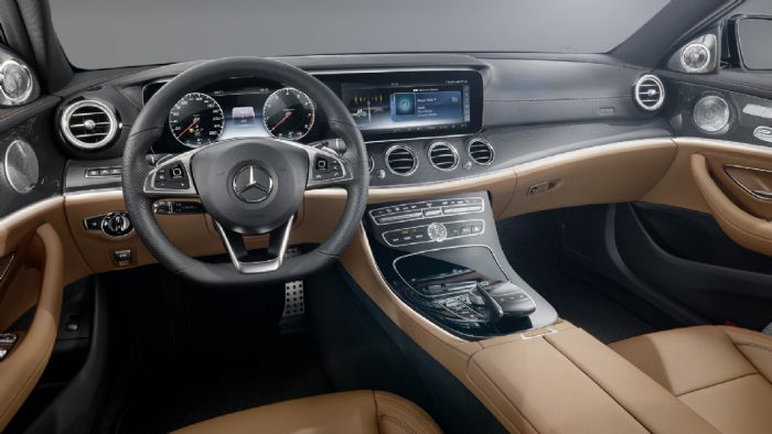 Με την πρώτη ματιά είναι εμφανείς οι ομοιότητες με το εσωτερικό της νέας Mercedes S-Class.
