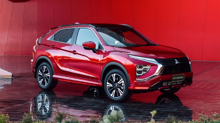 Τι άλλα χαρακτηριστικά στοιχεία έχει το Mitsubishi Eclipse Cross εκτός από την αιχμηρή και γεμάτη ακμές σχεδίαση; Έχει τετρακίνητη έκδοση; Τι άλλα χαρακτηριστικά στοιχεία έχει το Mitsubishi Eclipse Cross εκτός από την αιχμηρή και γεμάτη ακμές σχεδίαση; Έχει τετρακίνητη έκδοση;