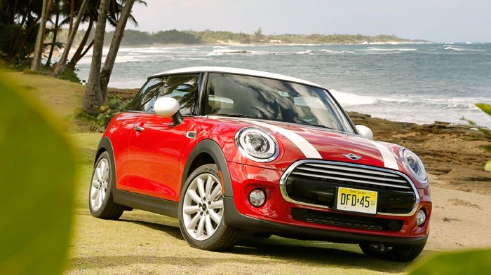 Η νέα γενιά του MINI Cooper είναι αισθητά πιο μεγάλη σε διαστάσεις. Η νέα γενιά του MINI Cooper είναι αισθητά πιο μεγάλη σε διαστάσεις.