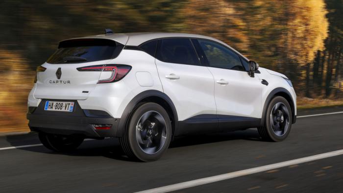 Το Captur συνεχίζει την εμπορική του πορεία με κινητήρες mild και full hybrid, αλλά και διπλού καυσίμου (υγραέριο-βενζίνη) με ιπποδυνάμεις από 90 έως 160 άλογα. Το Captur συνεχίζει την εμπορική του πορεία με κινητήρες mild και full hybrid, αλλά και διπλού καυσίμου (υγραέριο-βενζίνη) με ιπποδυνάμεις από 90 έως 160 άλογα.