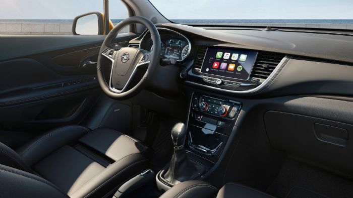 Το νέο Opel MOKKA X διατίθεται στις εξοπλιστικές εκδόσεις Active, Color Active και Innovation.