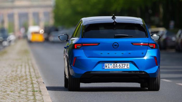 Το Opel Astra Electric των 156 ίππων μπορεί σε πραγματικές συνθήκες να διανύσει 321 χιλιόμετρα. Το Opel Astra Electric των 156 ίππων μπορεί σε πραγματικές συνθήκες να διανύσει 321 χιλιόμετρα.