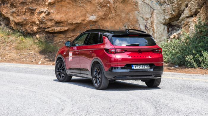 Το ανανεωμένο Opel Grandland διατίθεται σε τέσσερα εξοπλιστικά πακέτα που μπορούν να συνδυαστούν με όλες τις εκδόσεις κινητήρα. Το ανανεωμένο Opel Grandland διατίθεται σε τέσσερα εξοπλιστικά πακέτα που μπορούν να συνδυαστούν με όλες τις εκδόσεις κινητήρα.