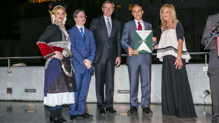 Η λαμπρή τελετή έλαβε χώρα στον Ιερό Βράχο της Πνύκας παρουσία πλήθους επισήμων