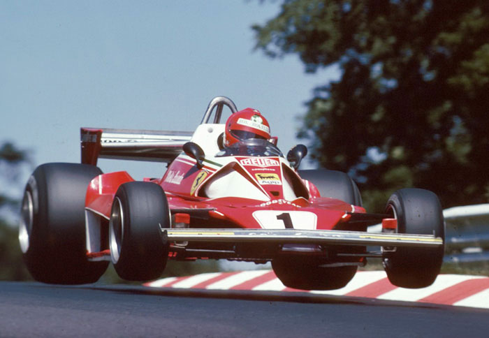 Εδώ ο Niki Lauda σε μια από τις καλύτερες στιγμές του με Ferrari 