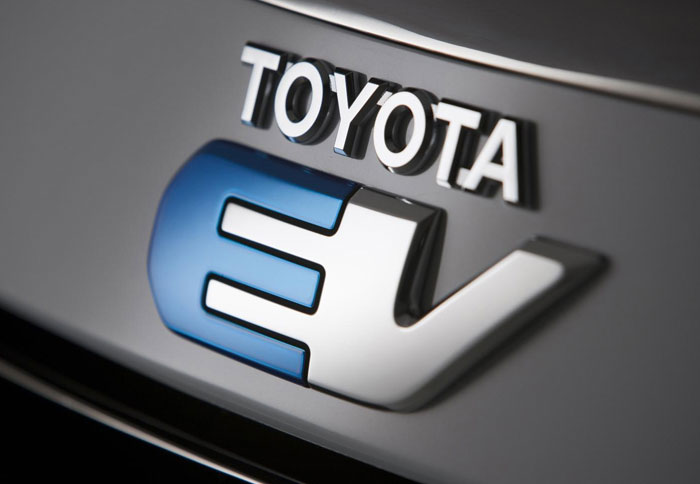 Οι πρώτες φωτογραφίες που δίνει στη δημοσιότητα η Toyota δεν αποκαλύπτουν περισσότερα από το όνομα του αυτοκινήτου…