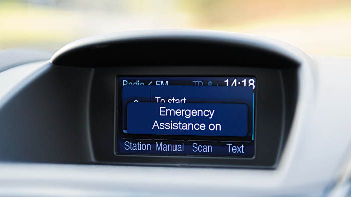 Με την τεχνολογία Ford SYNC® μπορείτε να πραγματοποιείτε και να λαμβάνετε κλήσεις στο κινητό σας μέσω φωνητικών εντολών, ενώ σε περίπτωση που ανοίξουν οι αερόσακοι καλούνται οι αρχές.