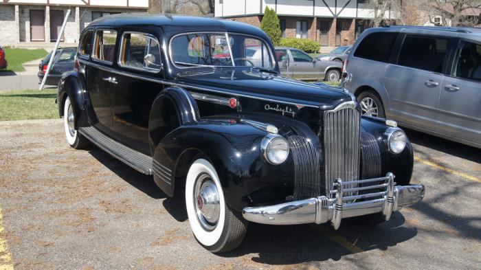 Το Packard 180 είναι το πρώτο αυτοκίνητο παραγωγής που προσφερόταν, έστω και προαιρετικά, με σύστημα air condition. Το Packard 180 είναι το πρώτο αυτοκίνητο παραγωγής που προσφερόταν, έστω και προαιρετικά, με σύστημα air condition.