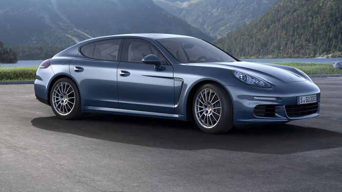 Η νέα Panamera Diesel θα τροφοδοτείται από το 3λιτρο μοτέρ V6, που θα παράγει 300 ίππους (50 παραπάνω από το προηγούμενο) και 650 Nm ροπής (100 Nm περισσότερα).