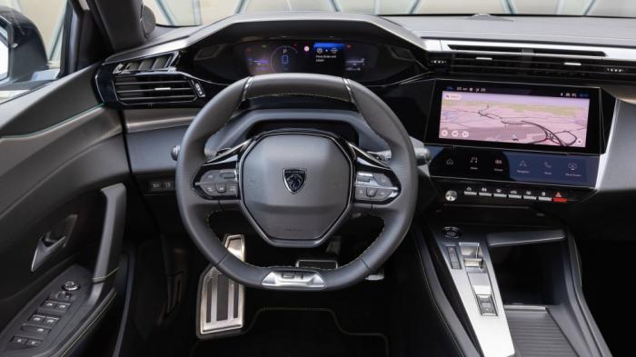 Εκλεπτυσμένη σχεδίαση, hi-tech & με premium βλέψεις καμπίνα