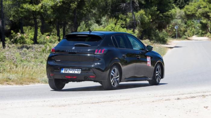 Κατάτι πιο πειστικό κρίνουμε το τιμόνι στην diesel έκδοση, με το μπροστινό σύστημα να πείθει περισσότερο από αυτό της αντίστοιχης βενζινοκίνητης πρότασης των 100 ίππων. Κατάτι πιο πειστικό κρίνουμε το τιμόνι στην diesel έκδοση, με το μπροστινό σύστημα να πείθει περισσότερο από αυτό της αντίστοιχης βενζινοκίνητης πρότασης των 100 ίππων.