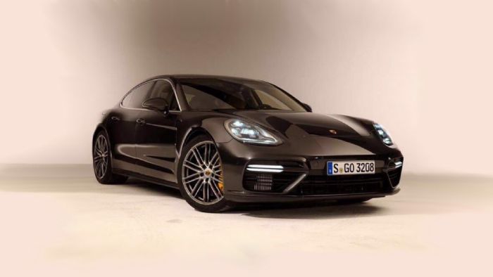 Διέρρευσαν οι πρώτες φωτογραφίες από τη νέα Porsche Panamera λίγο πριν το προγραμματισμένο επίσημο λανσάρισμά της. Διέρρευσαν οι πρώτες φωτογραφίες από τη νέα Porsche Panamera λίγο πριν το προγραμματισμένο επίσημο λανσάρισμά της.