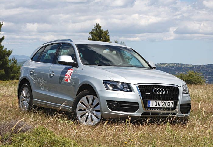 Τo υβριδικό Audi Q5 διαθέτει ελαφρώς μακρύτερο μεταξόνιο από τα απλά, πιο φαρδιά μετατρόχια και είναι λίγο πιο αεροδυναμικό, ενώ είναι και πιο χαμηλό. Τo υβριδικό Audi Q5 διαθέτει ελαφρώς μακρύτερο μεταξόνιο από τα απλά, πιο φαρδιά μετατρόχια και είναι λίγο πιο αεροδυναμικό, ενώ είναι και πιο χαμηλό.