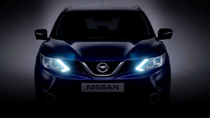 Από την εικόνα βλέπουμε ότι το νέο Nissan Qashqai θα διαθέτει φώτα ημέρας LED, τα οποία «δείχνουν» προς το λογότυπο της εταιρείας, στο κέντρο της καινούργιας και πιο επιθετικής μάσκας του. 