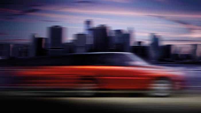 Η teaser photo του νέου Range Rover Sport αφήνει υποσχέσεις για κάτι εντυπωσιακό όσο και το Evoque από το οποίο δανείζεται αρκετά στοιχεία.