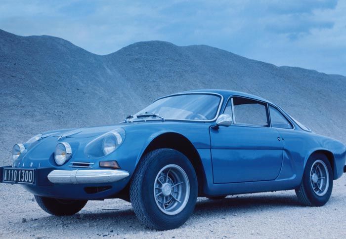 Στο Παρίσι η Renault θα μας παρουσιάσει μια concept έκδοση του νέου Alpine, εδώ η ιστορική έκδοση A110.
