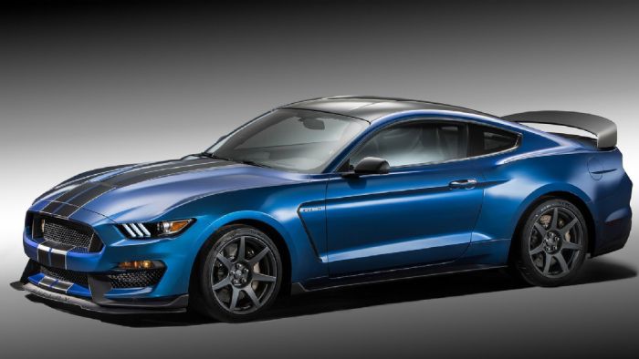 Η Ford επιλέγει να φτιάξει φέτος μόνο 37 Shelby GT350R Mustang, γιατί ο Carroll Shelby είχε κατασκευάσει 2 πρωτότυπα GT350 το 1965, και 35 αυτοκίνητα παραγωγής.