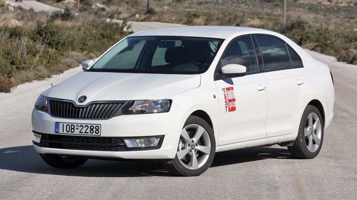 Το Skoda Octavia εμφανίζεται στιβαρό και ασφαλές στο δρόμο. Η ανάρτηση είναι σφιχτή επιτρέποντάς σου να κινηθείς γρήγορα και παρά ταύτα, δεν κουράζει μέσα στην πόλη.