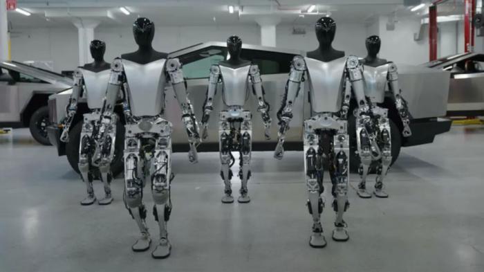 Tesla: Το ρομπότ-εργάτης έμαθε να εκτελεί απλές εργασίες! 
